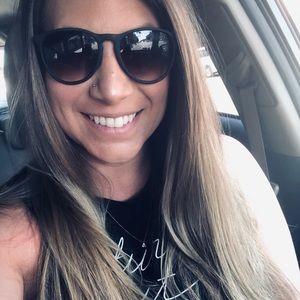 Meet your Posher, Suzanne